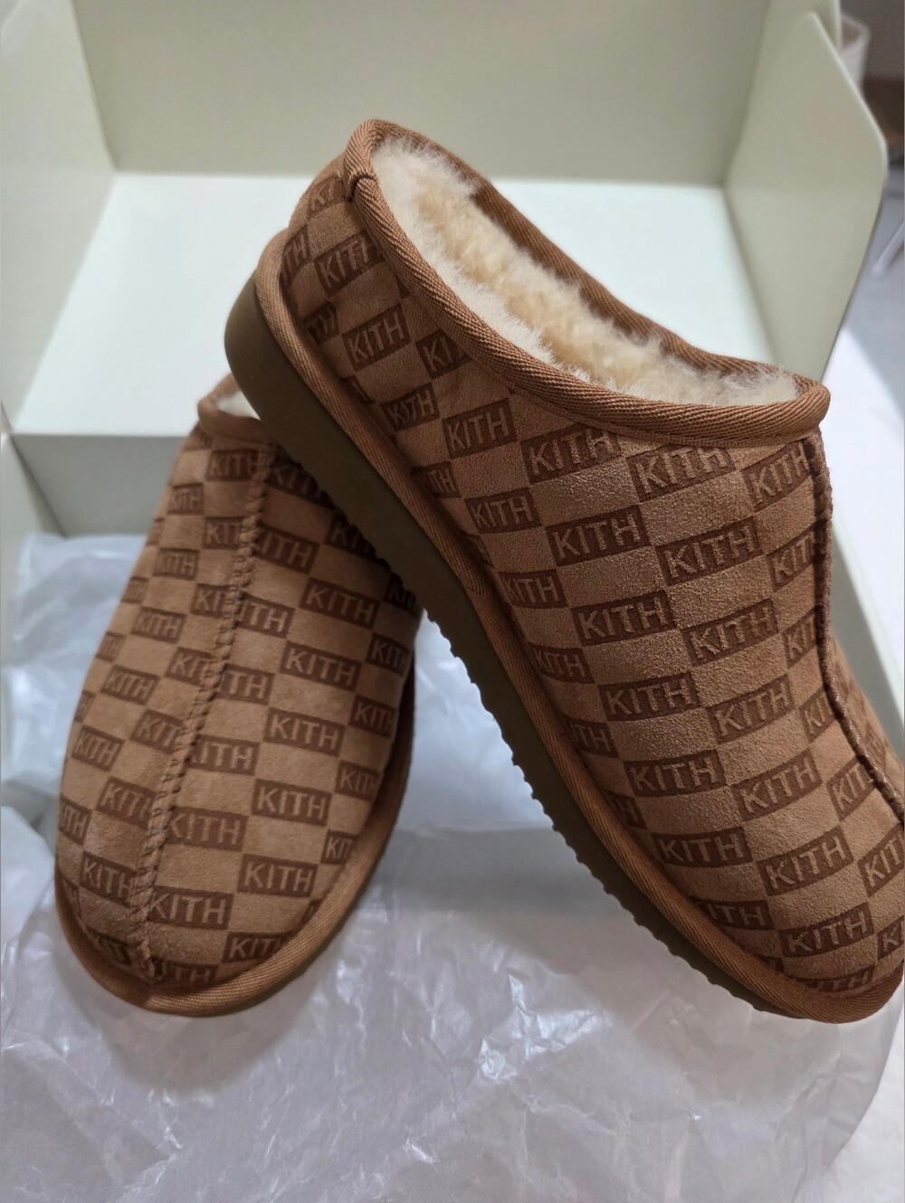 KITH Chestnut Brown Logo Shearling Slip-On Slippers